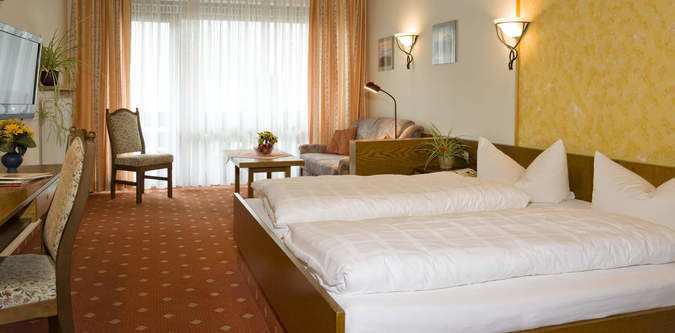 Online-Buchung Hotel Pension Cafe Bräukeller Lam Lamer Winkel ... Online-Buchung Hotel Pension Cafe Bräukeller Lam Lamer Winkel ...