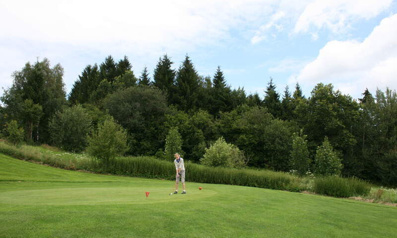 Golfen am Golfplatz Nationalpark Bayerischer Wald.